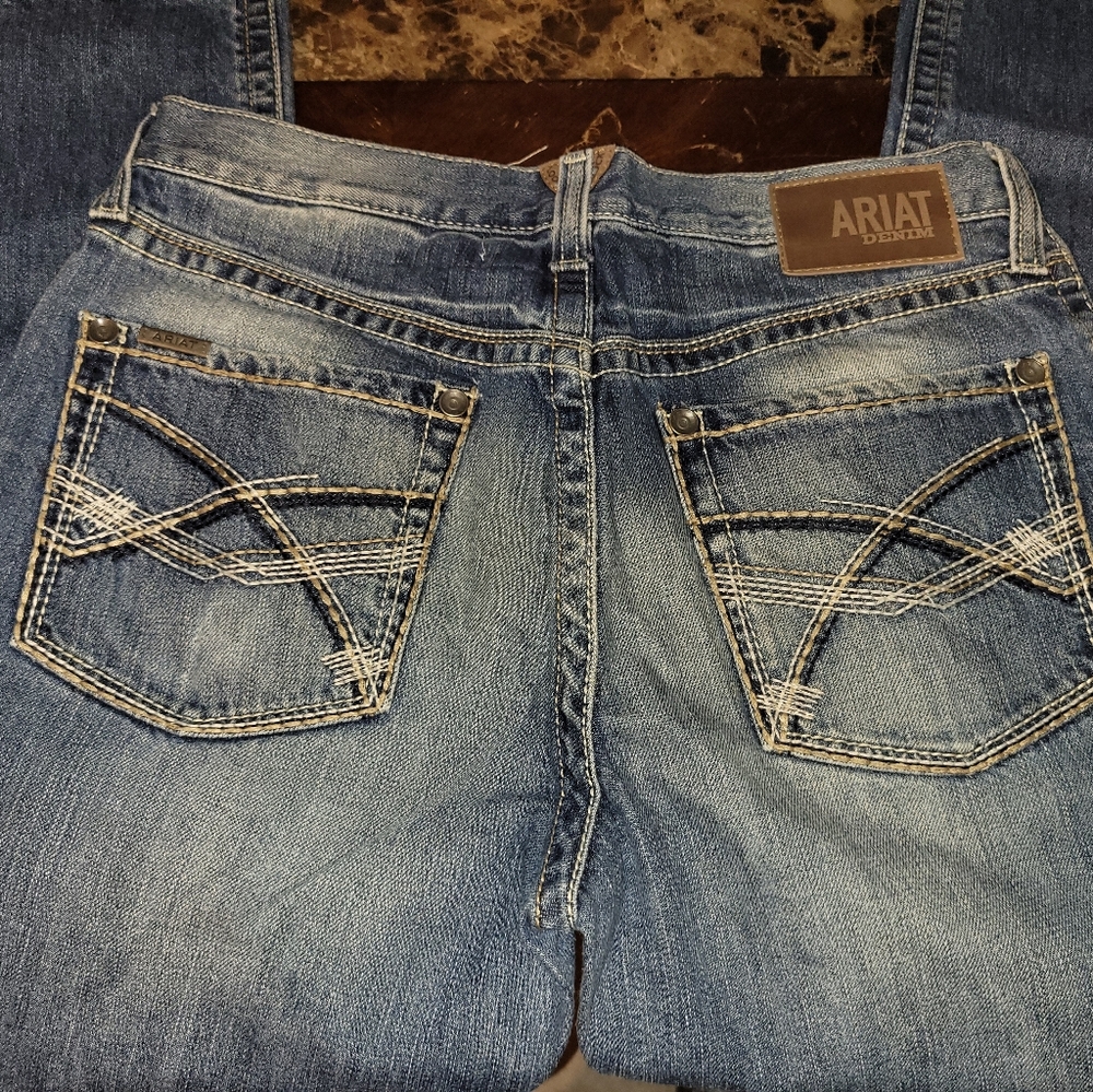 1 PAIR OF ARIAT Jeans